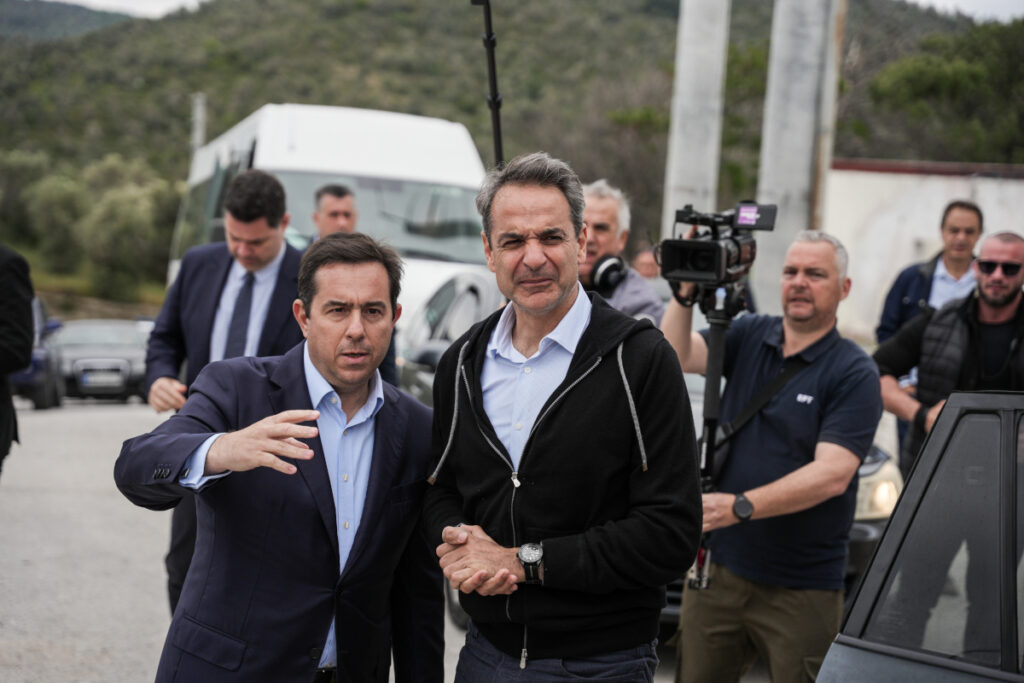 Τον κατέβασε από το… άλογο – Ο Μητσοτάκης «αδειάζει» Μηταράκη για Εφιππη Αστυνομία