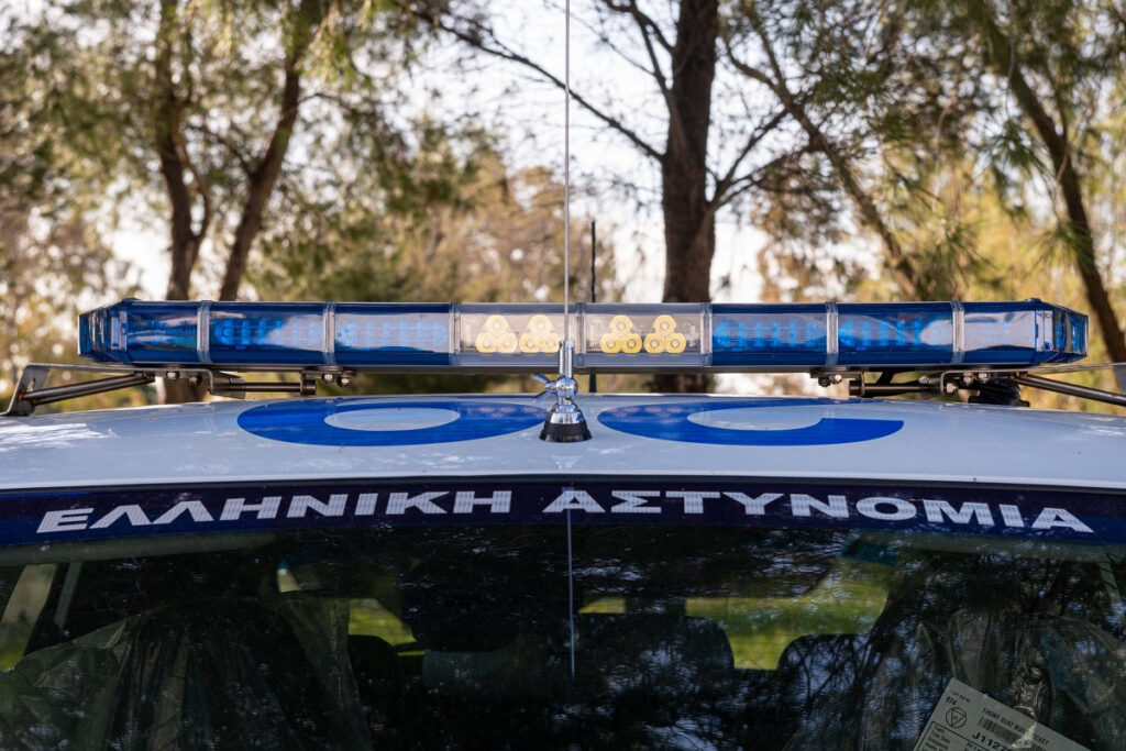 Τροχαίο στην Ποσειδώνος: Γύρισε τούμπα αυτοκίνητο στο ύψος του ΚΠΙΣΝ