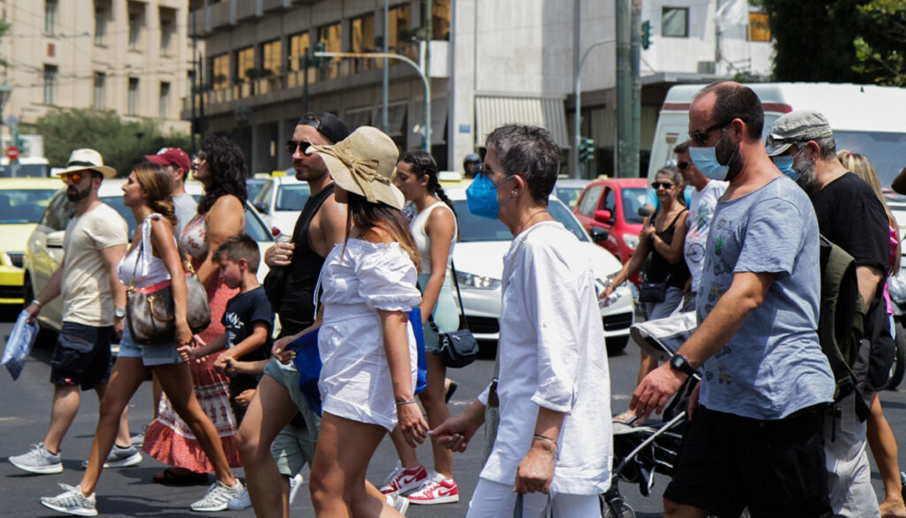 Κορονοϊός: Τι κάνει ο εμβολιασμένος που ήρθε σε επαφή με κρούσμα