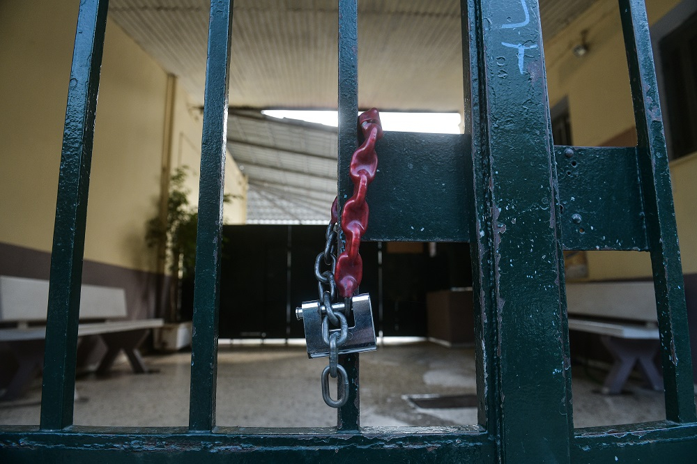 Ανοίγουν τα σχολεία: 18 ή 25 Μαϊου θα χτυπήσει το κουδούνι