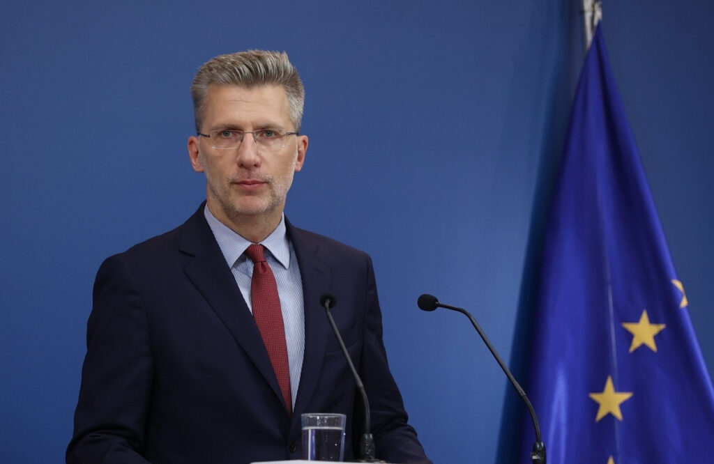 «Βόμβα» Σκέρτσου: Δεν ενδιαφερόμαστε για τις γερμανικές αποζημιώσεις – Αυτά ανήκουν στο παρελθόν (Βίντεο)