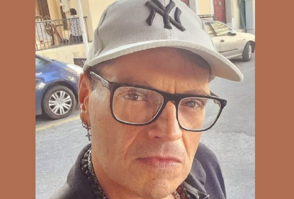 Πέθανε ο τραγουδιστής Γιώργος Δασκαλάκης
