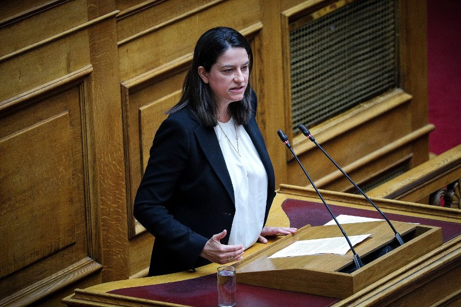 Αυτή είναι η πρόταση νόμου για το άσυλο, δια χειρός Νίκης Κεραμέως