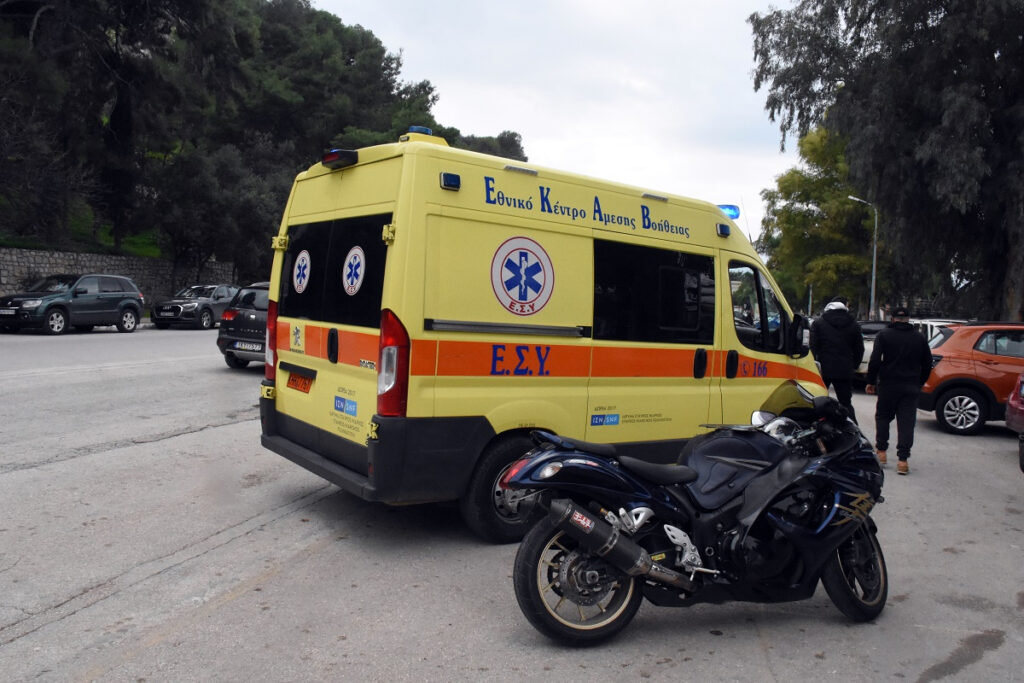 Λάρισα: Επίθεση αγέλης σκύλων σε άνδρα – Μεταφέρθηκε στο νοσοκομείο
