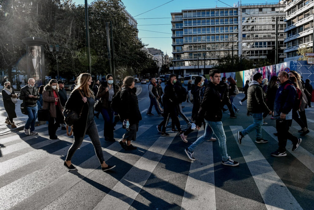 Μετάλλαξη Όμικρον: Αττική, Κρήτη, Δυτική Ελλάδα σε αυστηρή επιτήρηση
