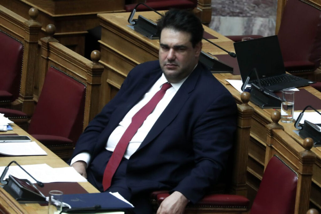 «Μύρισε εκλογές»:  Με Λιβάνιο ο Μητσοτάκης και με πρόσωπο έκπληξη από την αγορά ο Τσίπρας