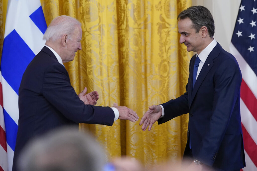 Μπάιντεν σε Μητσοτάκη: Ανυπομονώ να συνεχίσουμε τη στενή μας συνεργασία