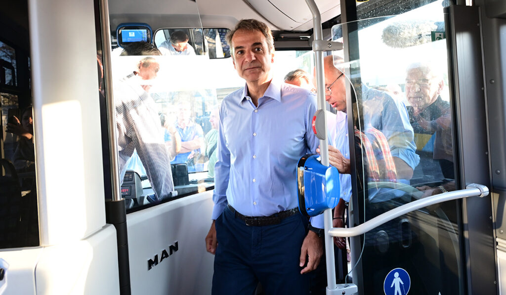 Μητσοτάκης: Στους δρόμους της Αττικής 30 νέα λεωφορεία – Συνολικά 950 μέχρι το καλοκαίρι του 2025