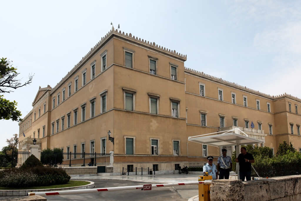 Αποτελέσματα εκλογών: Οι έδρες των κομμάτων στη Βουλή – Τελική εκτίμηση