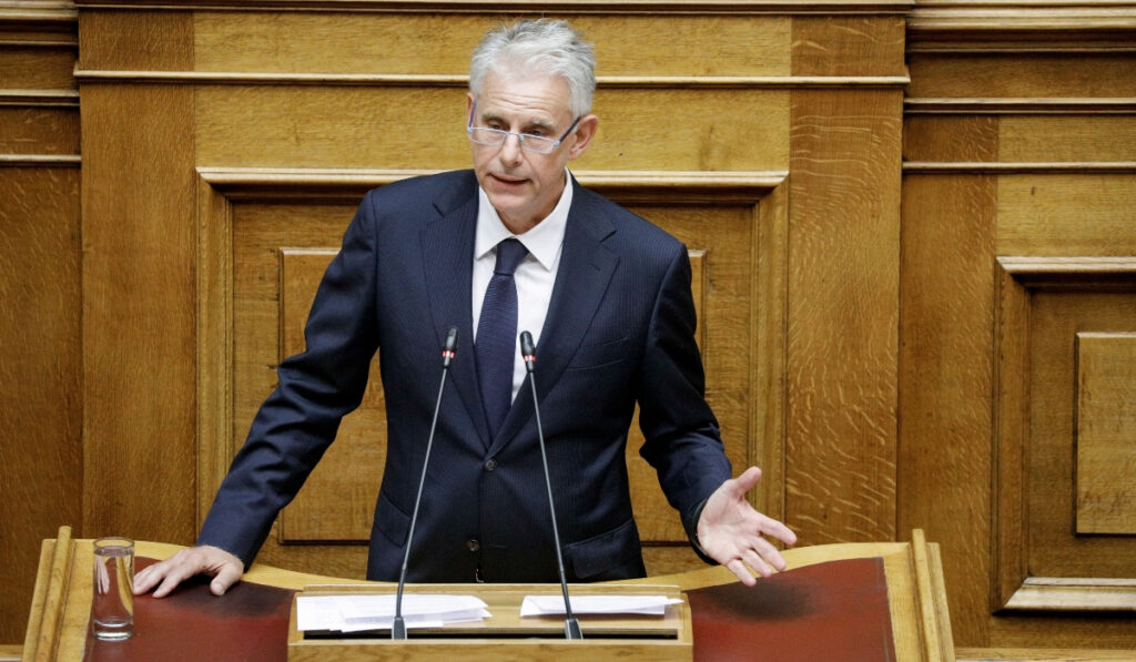 Ο… αυτοεξευτελισμός πρέπει να γίνει τέλειος: Κατάπιαν τον Πνευματικό και βρήκαν τη… Λινού