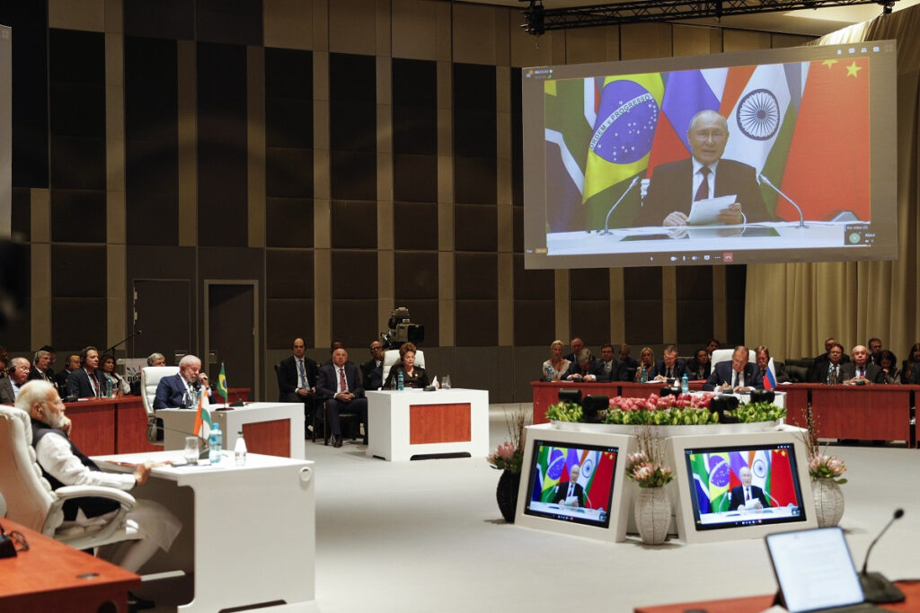 Πανίσχυρο το μπλοκ των BRICS – Tα νέα 6 μέλη που εισέρχονται στη συμμαχία