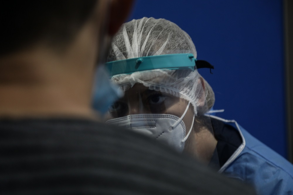 Κρούσματα σήμερα 23/8: Ρεκόρ με 284 – H ανακοίνωση του ΕΟΔΥ