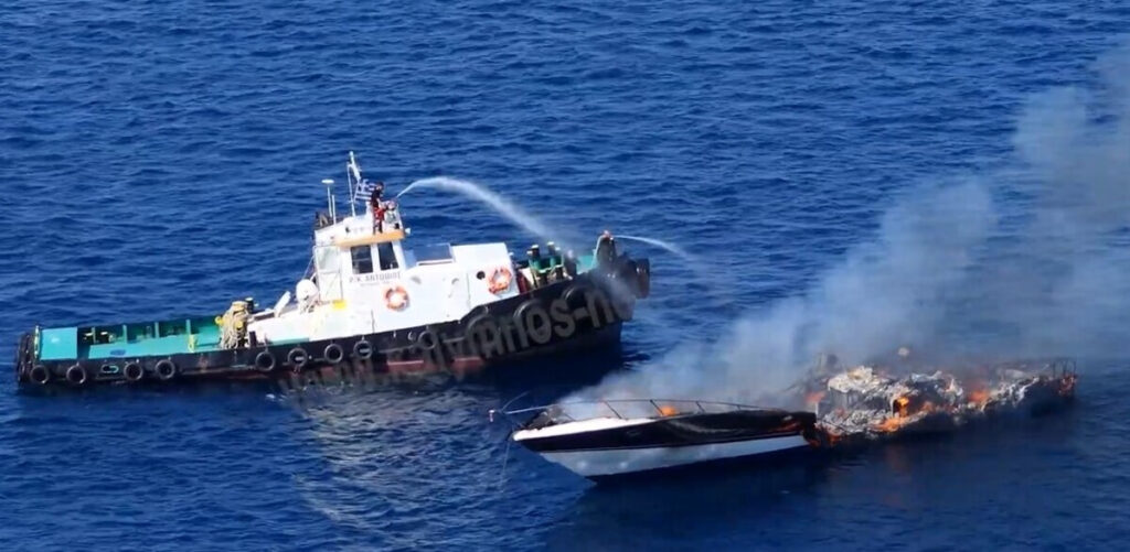 Κάλυμνος: Φωτιά σε σκάφος αναψυχής με τουρκική σημαία – Βίντεο από την κατάσβεση