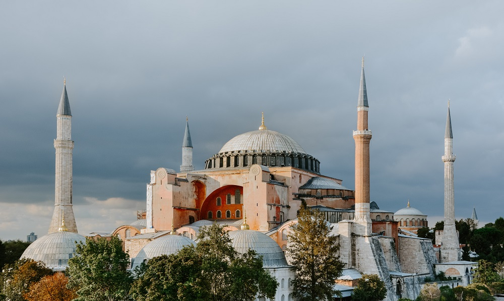 Αγιά Σοφιά: Σήμερα η απόφαση για τζαμί – Οι αντιδράσεις και ο στόχος του Ερντογάν
