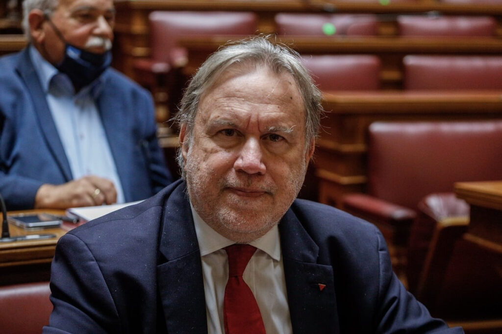 Γιώργος Κατρούγκαλος: Οι εγκληματικές ευθύνες της ΝΔ για την τραγωδία στα Τέμπη μέσα από το πόρισμα της Επιτροπής