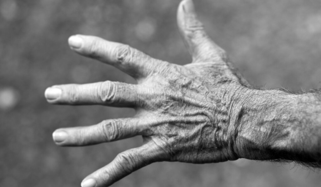 Ηράκλειο: «Θα με σκοτώσει» – Ηλικιωμένη εκλιπαρεί να κλείσουν τον γιο της στη φυλακή