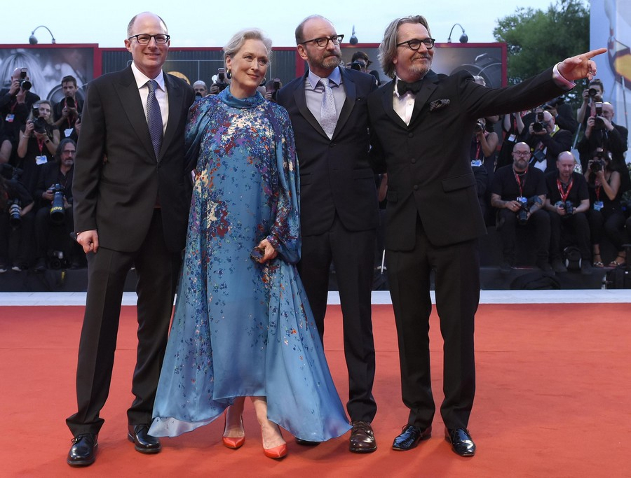 The Laundromat: Μηνύουν το Netflix οι δικηγόροι των Panama Papers