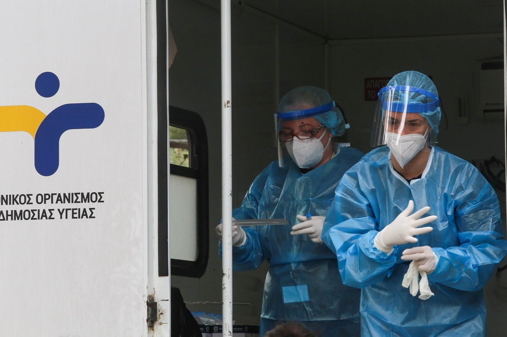Κρούσματα σήμερα 28/5: Νέα μείωση με 1.585, 521 διασωληνωμένοι – Ανακοίνωση ΕΟΔΥ
