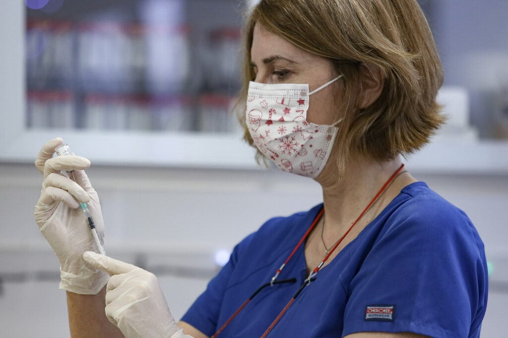 Πρόεδρος Εθνικής Επιτροπής Βιοηθικής για υποχρεωτικό εμβολιασμό: Προτείναμε κλιμακούμενα μέτρα