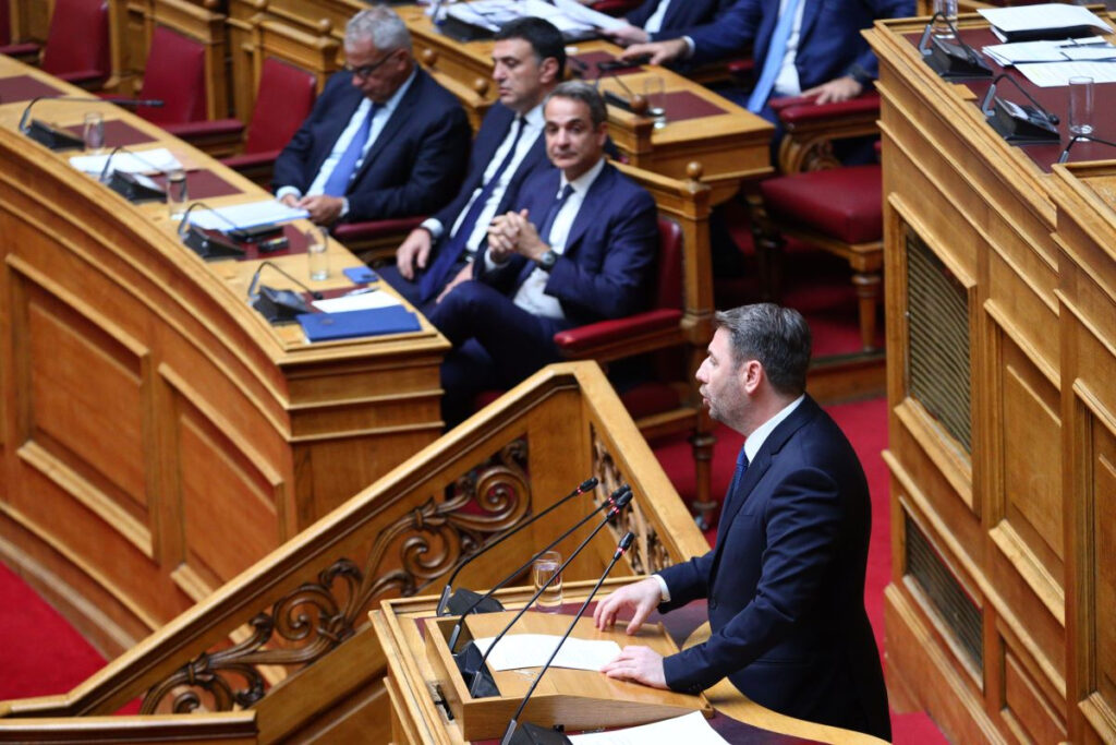 Δύο δημοσκοπήσεις καταγράφουν εκτίναξη του ΠΑΣΟΚ – Μονοψήφια η διαφορά με τη ΝΔ