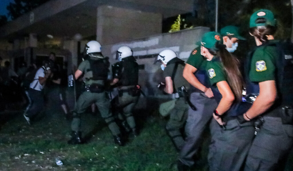 ΜέΡΑ25: Η Μητσοτάκης ΑΕ έστειλε τα ΜΑΤ να φυλάνε τις ΟΠΠΙ που φυλάνε τις σχολές