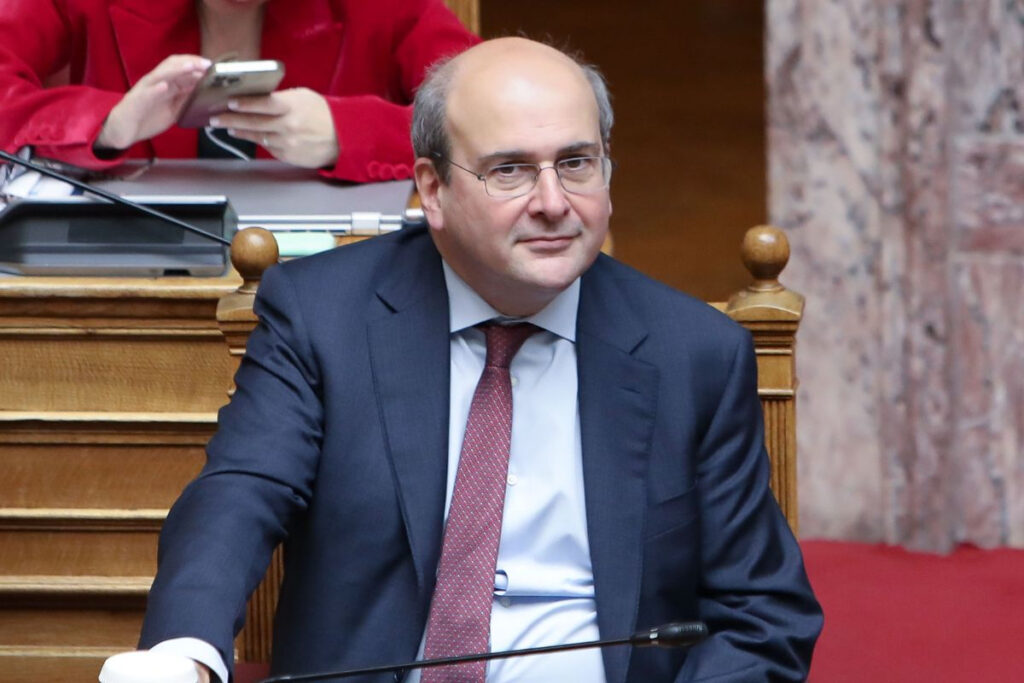 Οι ανακοινώσεις Χατζηδάκη για το νέο κατώτατο μισθό