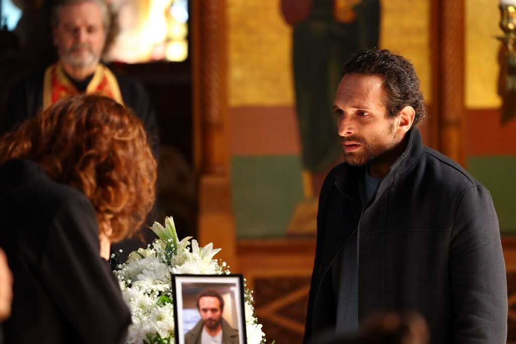 Διάφανη Αγάπη: Η Άννα είναι ράκος στην κηδεία του Στέφανου – Γιατί άλλαξε η ημέρα και ώρα προβολής