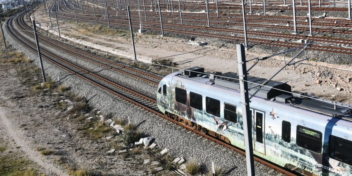 Φωτιά στον Ασπρόπυργο – Διεκόπησαν τα δρομολόγια του Προαστιακού
