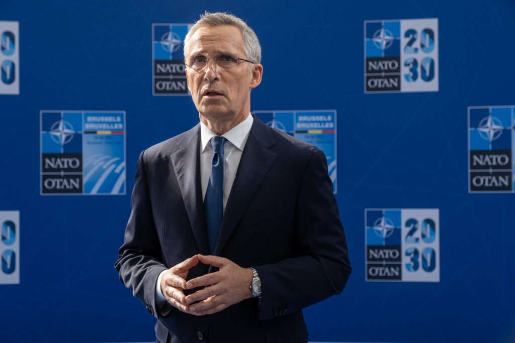 Συνεχίζει τις επαφές με ηγέτες των χωρών του ΝΑΤΟ ο Στόλτενμπεργκ για να διασφαλίσει ενότητα στη Συμμαχία
