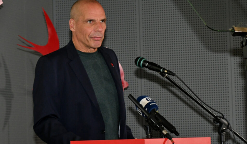 Ποινική δίωξη για κακουργήματα και πλημμελήματα στον 17χρονο για την επίθεση στον Βαρουφάκη