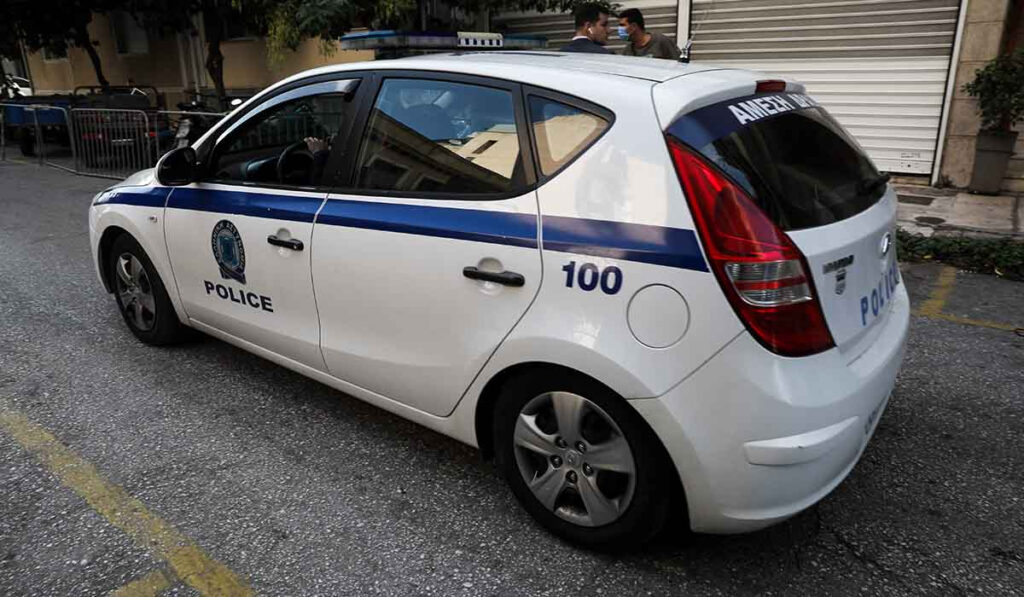 Ηλιούπολη: Χειροπέδες για ασέλγεια σε 52χρονο καθηγητή – Έπεισε 14χρονη να βρεθούν