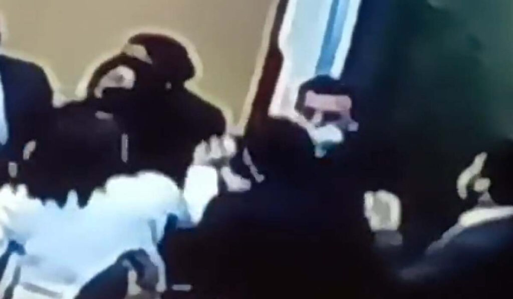 Χιλή: Ξύλο στο Κογκρέσο – Δέχθηκε μπουνιά στο μάτι ο αντιπρόεδρος της Βουλής