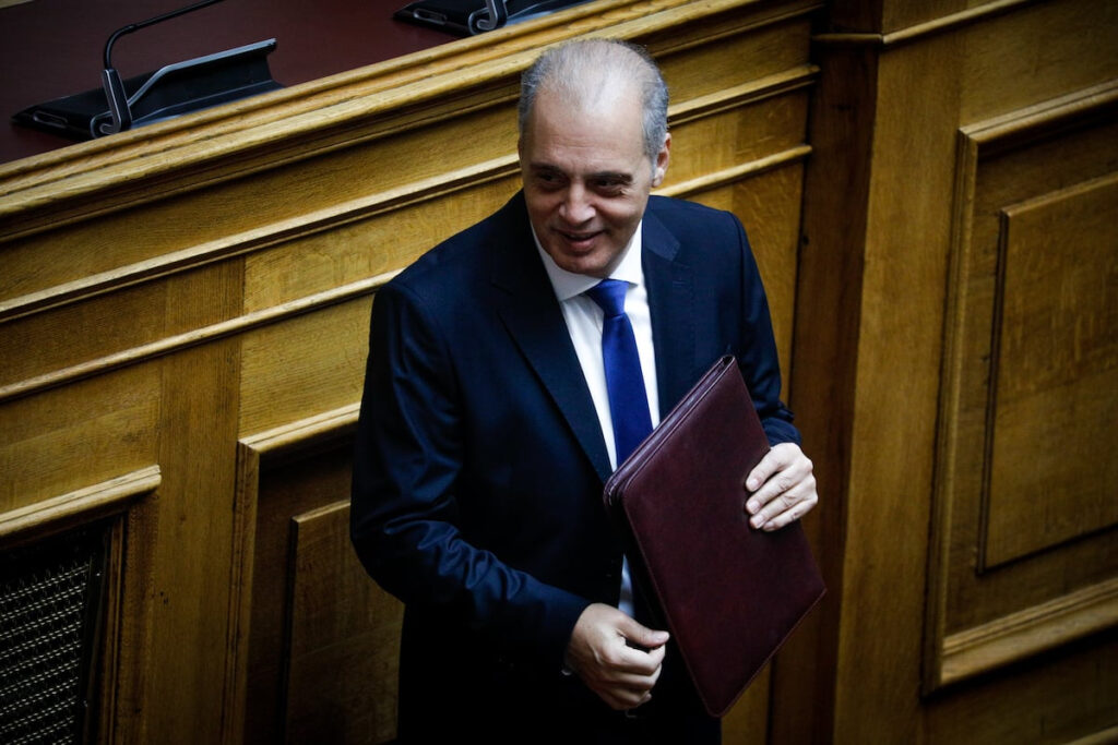 Η απορία του Βελόπουλου για τα κανάλια…