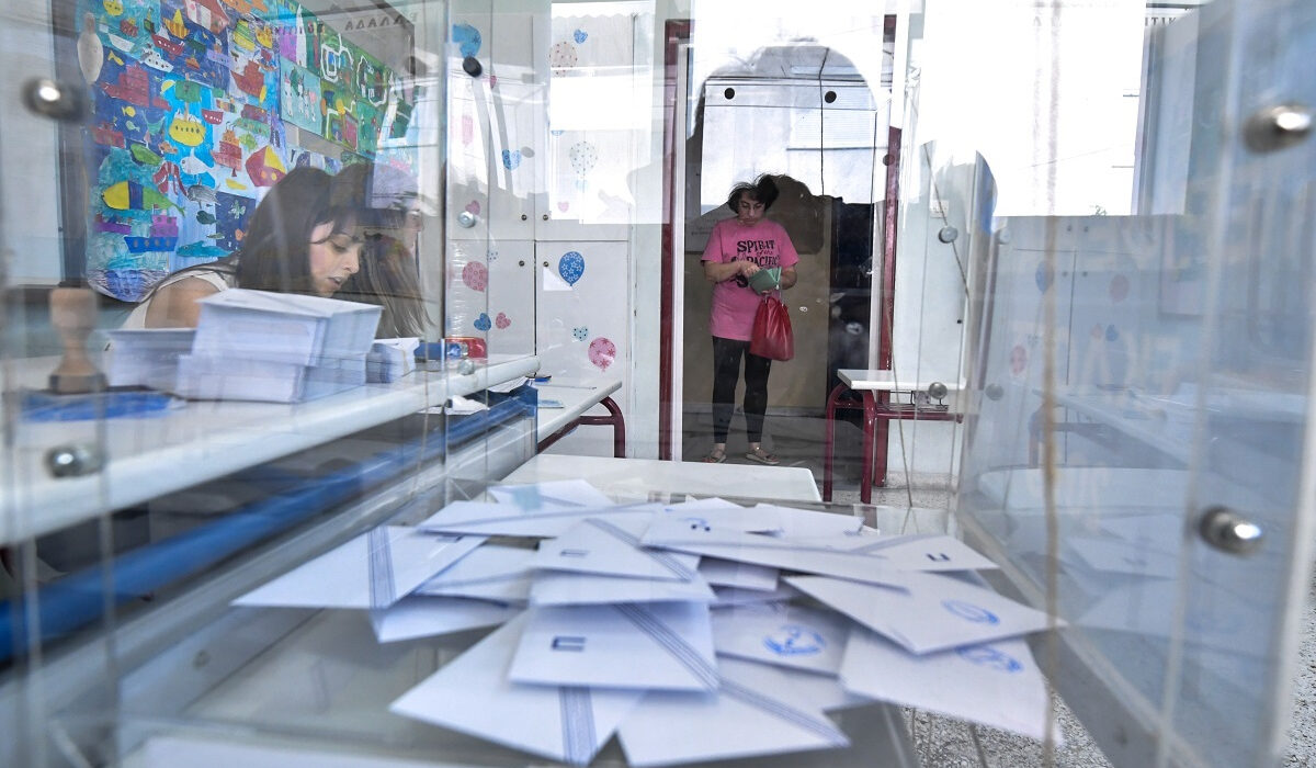 Δεξιότερα της ΝΔ το «κοντέρ» γράφει σταθερά πάνω από 20% στις δημοσκοπήσεις