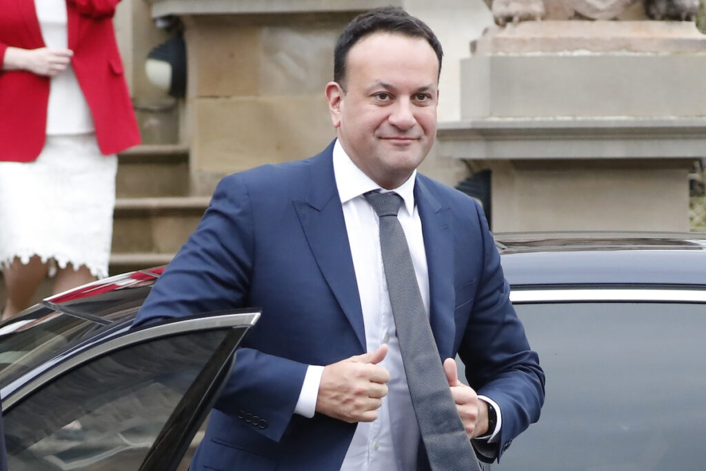 Ιρλανδία: Σε πολιτική κρίση μετά την παραίτηση του Λίο Βαράντκαρ – Πότε αναμένεται νέος πρωθυπουργός