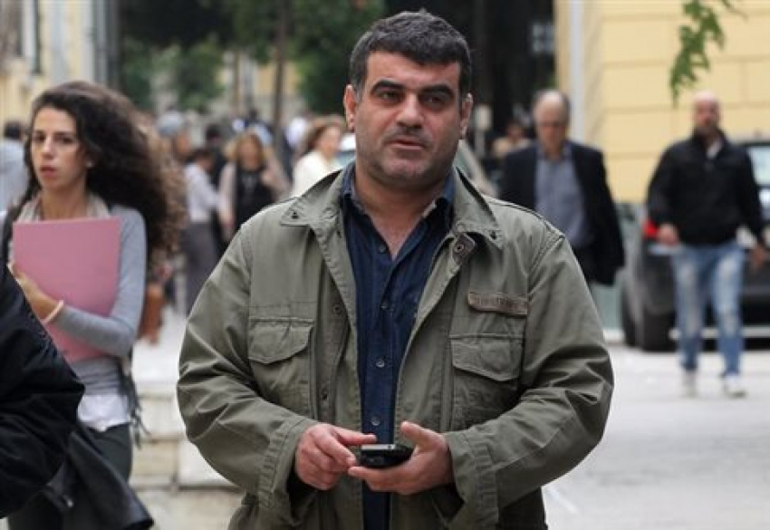 Documento: Οι απολύσεις, ο Καρτερός κι ο Βαξεβάνης