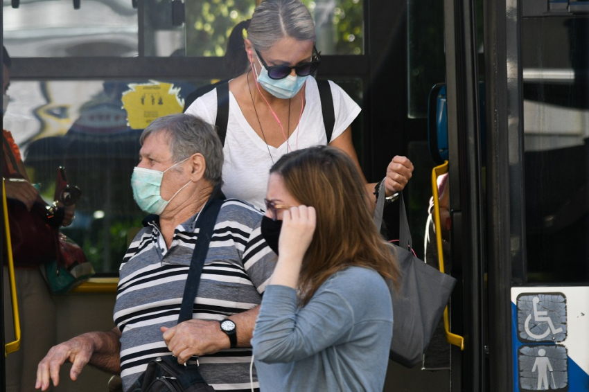 Κρούσματα σήμερα 8/10: Οι εισηγήσεις για «μάσκα παντού» και η ανακοίνωση του ΕΟΔΥ