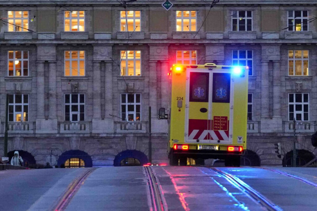 Μακελειό στην Πράγα: Τουλάχιστον 11 νεκροί και 30 τραυματίες – Ο δράστης αυτοκτόνησε (Βίντεο – Φωτογραφίες)