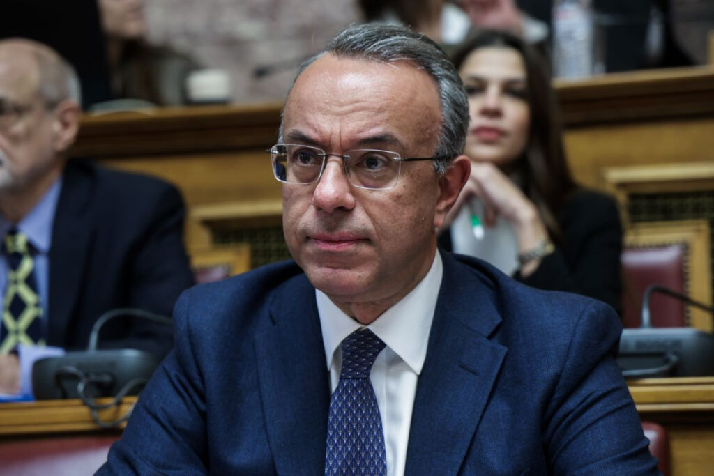 Πώς γλύτωσε την έξοδο ο Σταϊκούρας