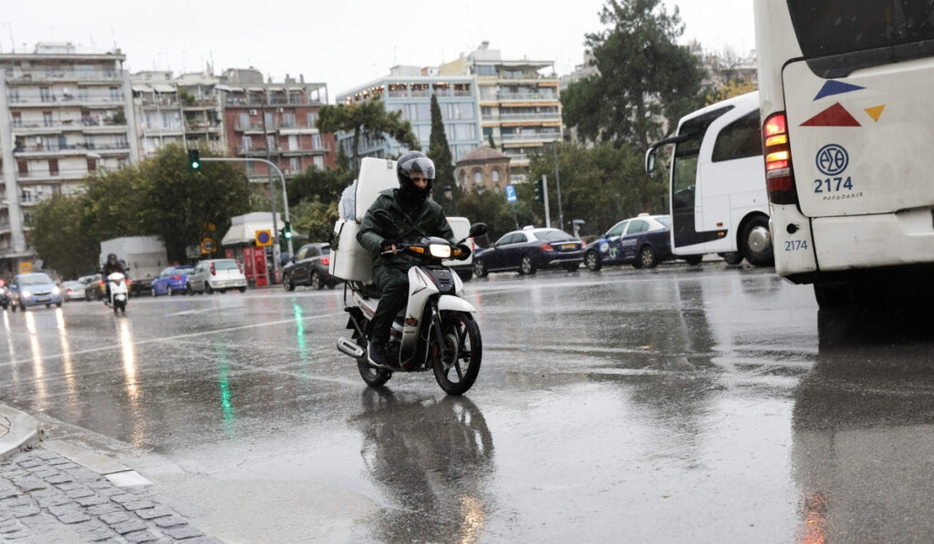 Καιρός-meteo: Βροχές και καταιγίδες την Τετάρτη – Χιόνια στα ορεινά της Μακεδονίας