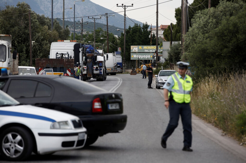 Βάρκιζα: Τρεις ελαφρά τραυματίες, μεταξύ των οποίων 14χρονη σε τροχαίο