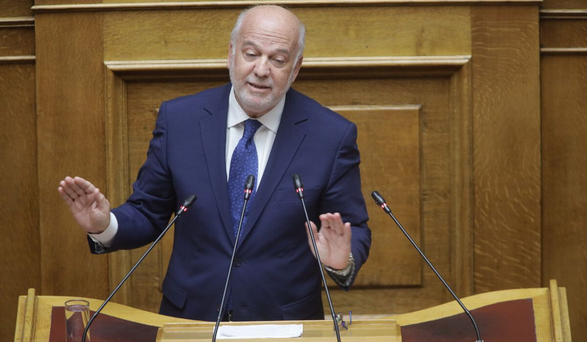 Με «πονηρή» διάταξη Φλωρίδη κατάργησαν τον θεσμό του «προστατευόμενου μάρτυρα»