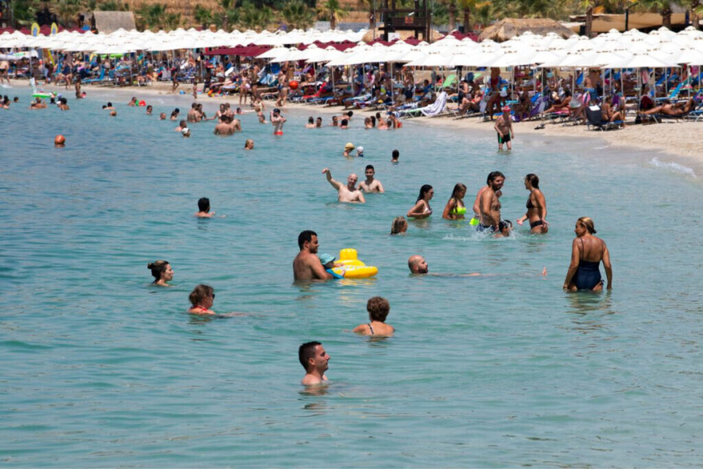 Ο καύσωνας Κλέων είναι εδώ: Οι περιοχές με 40άρια την Πέμπτη – Live πορεία
