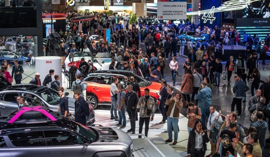 Paris Motor Show 2024 – Eνέσεις αισιοδοξίας για την αυτοκινητοβιομηχανία στην Πόλη του Φωτός
