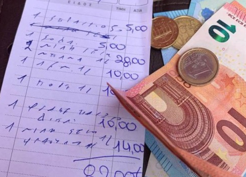 Τουρίστες πλήρωσαν στην Ρόδο 82 ευρώ για 8 αναψυκτικά