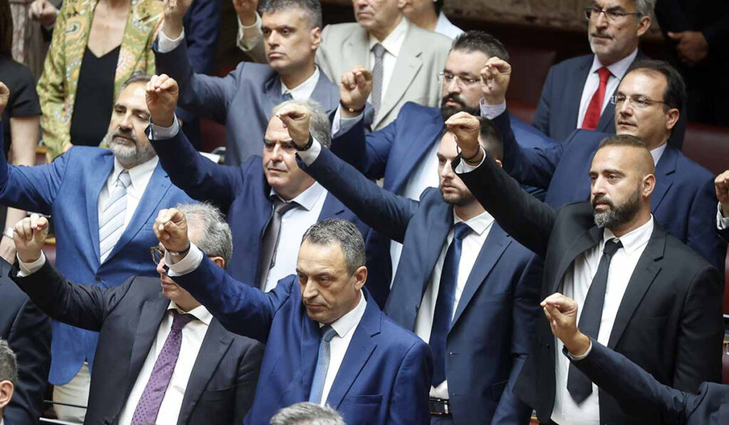Ένα «τέχνασμα» που συζητούν οι Σπαρτιάτες: Παραιτήσεις των 11 βουλευτών πριν την απόφαση του Εκλογοδικείου