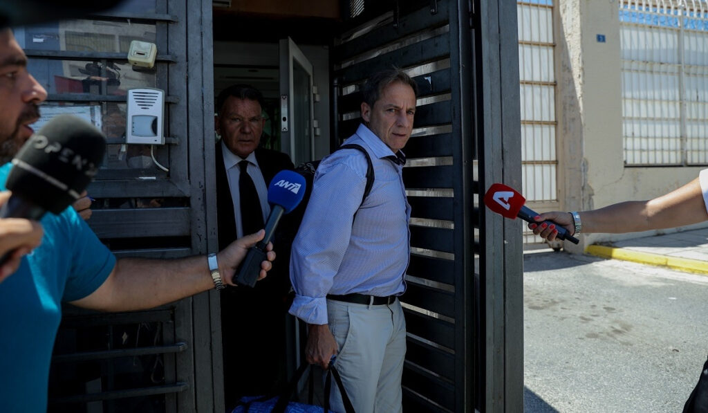 Βγήκε από τη φυλακή ο ένοχος για 2 βιασμούς Δημήτρης Λιγνάδης – Οι πρώτες δηλώσεις