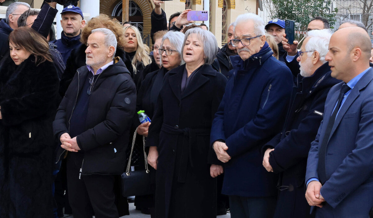 «Χέρια άνομα σου έκοψαν βίαια το νήμα της ζωής» – Συγκλονίζει ο επικήδειος του θείου του Βασίλη Καλογήρου