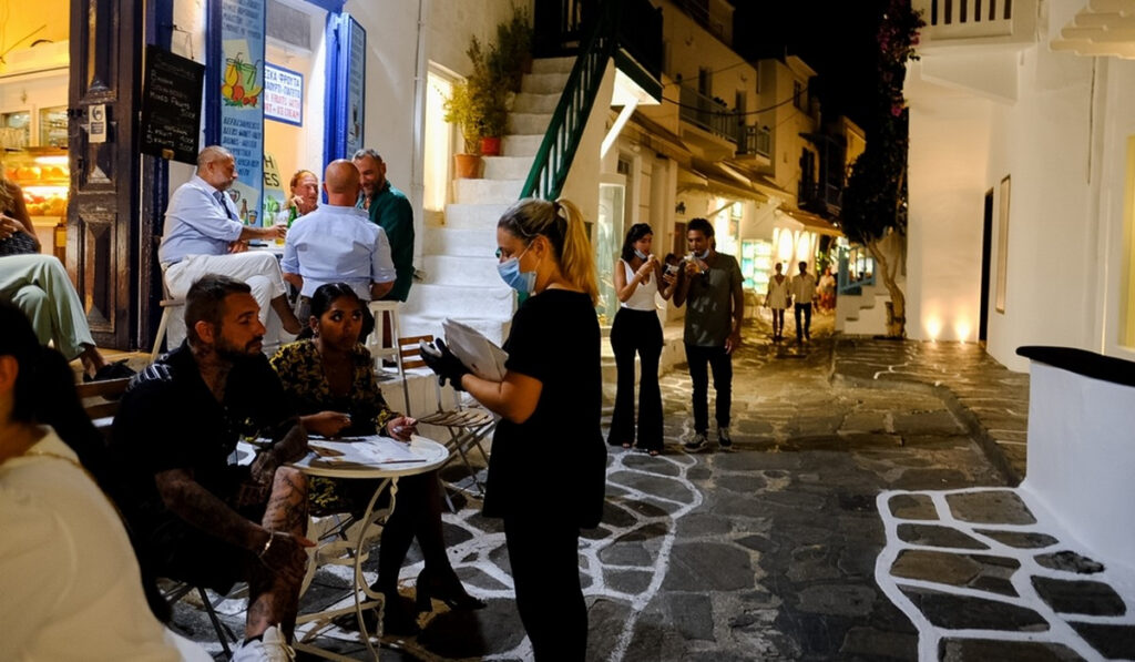 Κρούσματα σήμερα 9/7: Σημαντική αύξηση στη Μύκονο