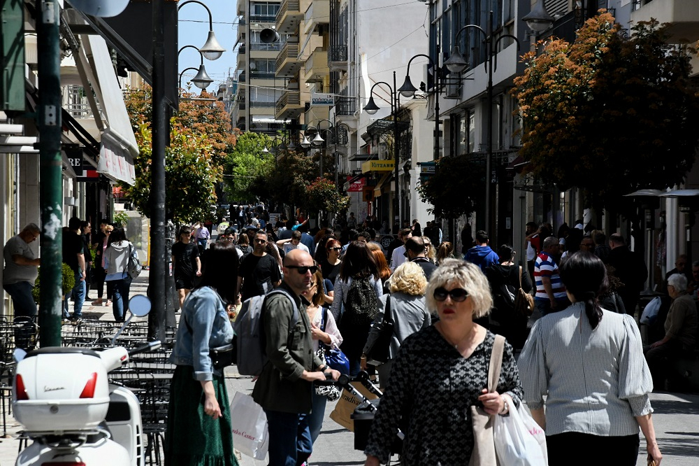 Τσιόδρας: Οι κίνδυνοι από την άρση των περιοριστικών μέτρων